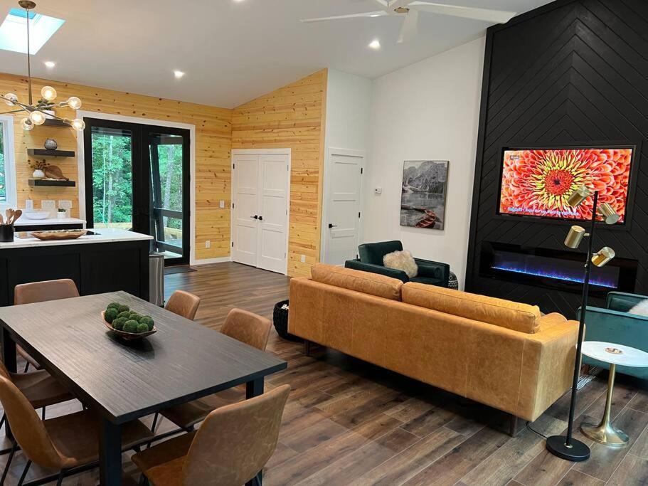 Modern Mountain Getaway With Hot Tub, Fire Pit Villa Sautee Nacoochee Eksteriør bilde